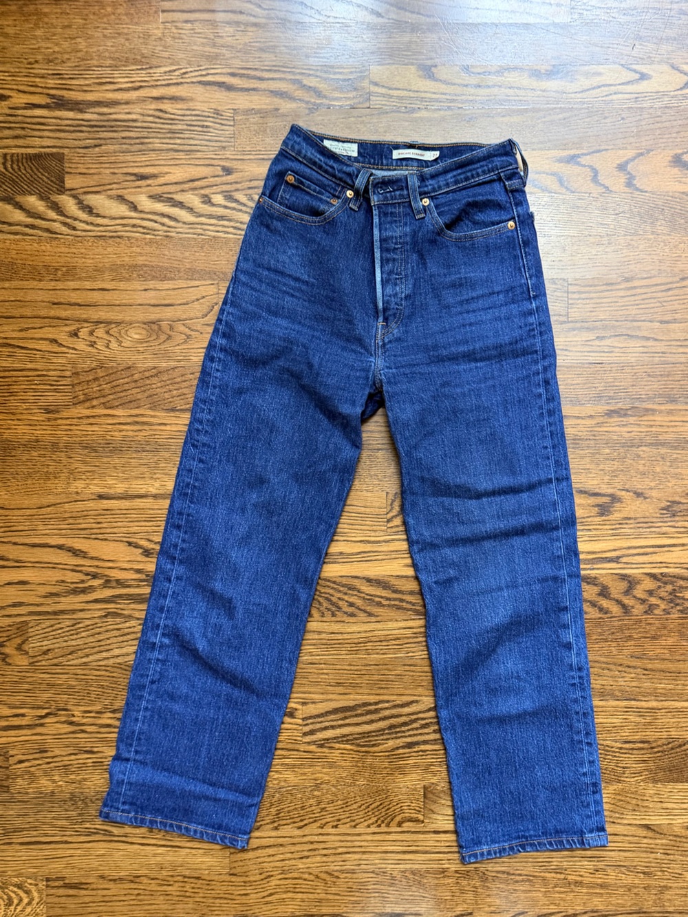 Levi Ribcage Straight Leg size 27